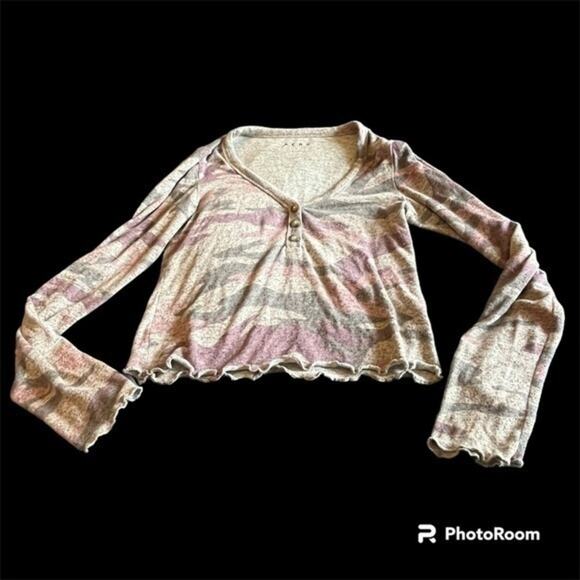 Aeropostale pink and gray camouflage cropped top - Picture 1 of 7